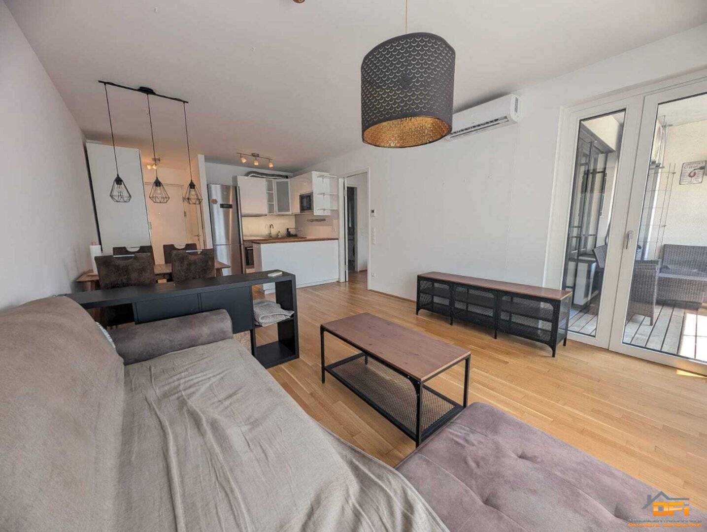 TRIENNA: Modern 2-room apartment with balcony / fully furnished