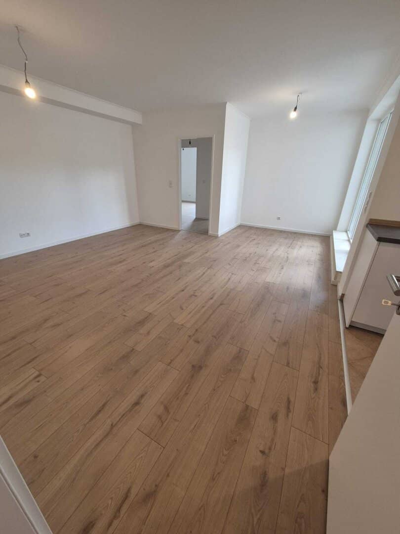 Freshly renovated 3-room apartment with new fitted kitchen - PRESSBAUM