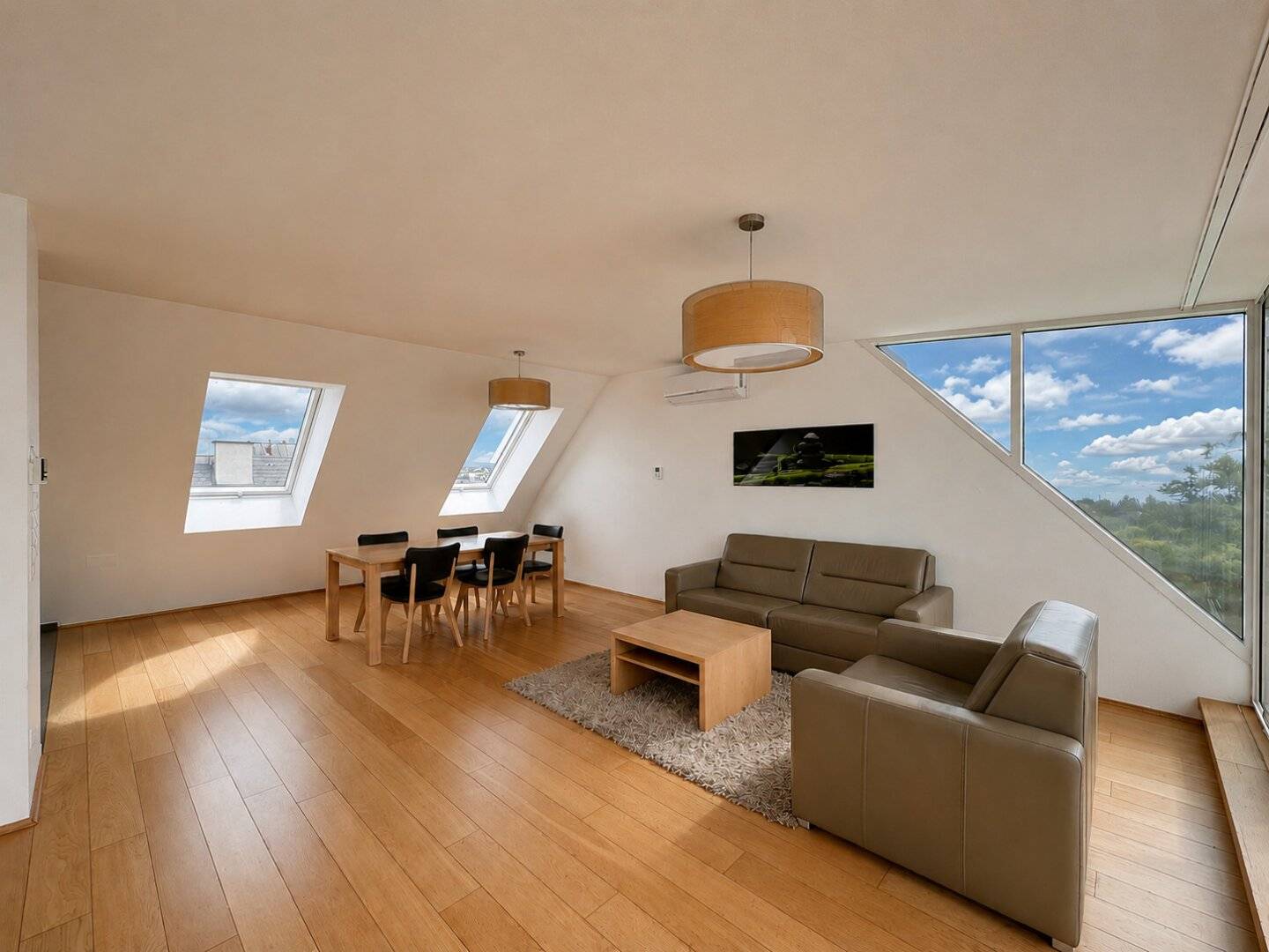 3-room maisonette attic apartment with south balcony near Augarten