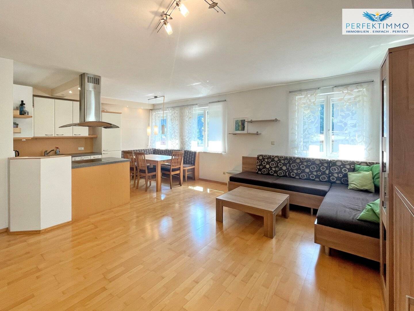 Charming 2-room apartment with terrace and covered parking space