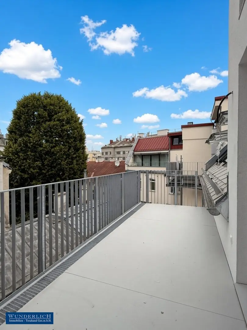 Dachgeschossmaisonette mit großem Balkon Top-Erstbezug