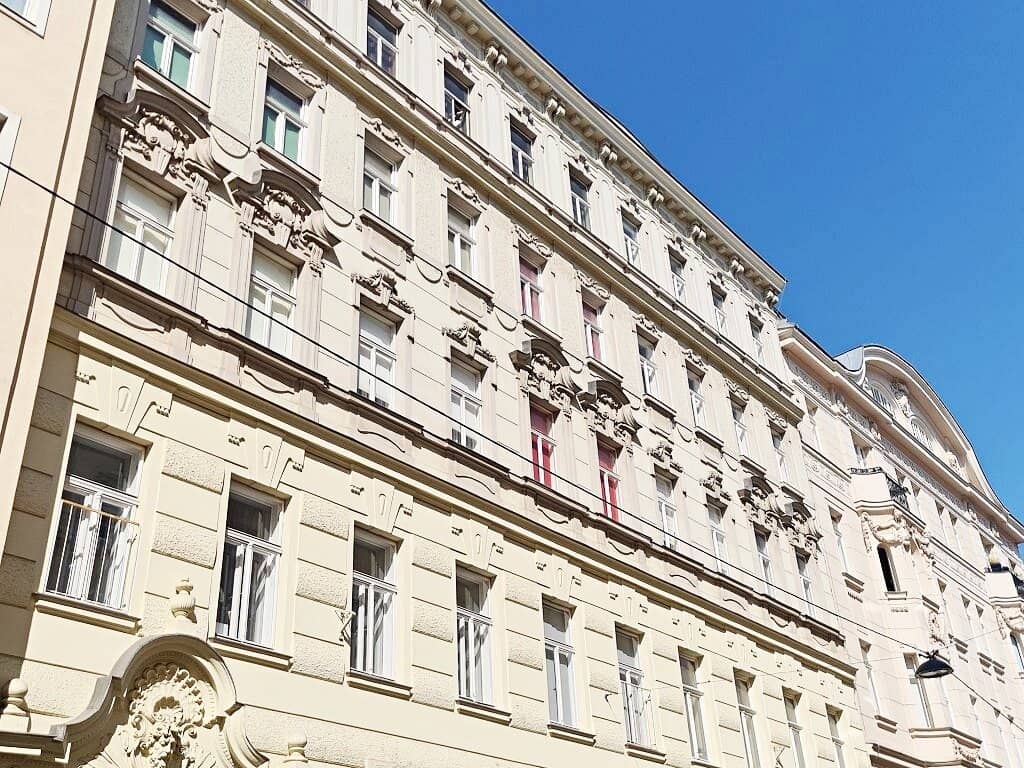 VIKTORGASSE, 40 m2 storage space in the basement, power connection, near U1