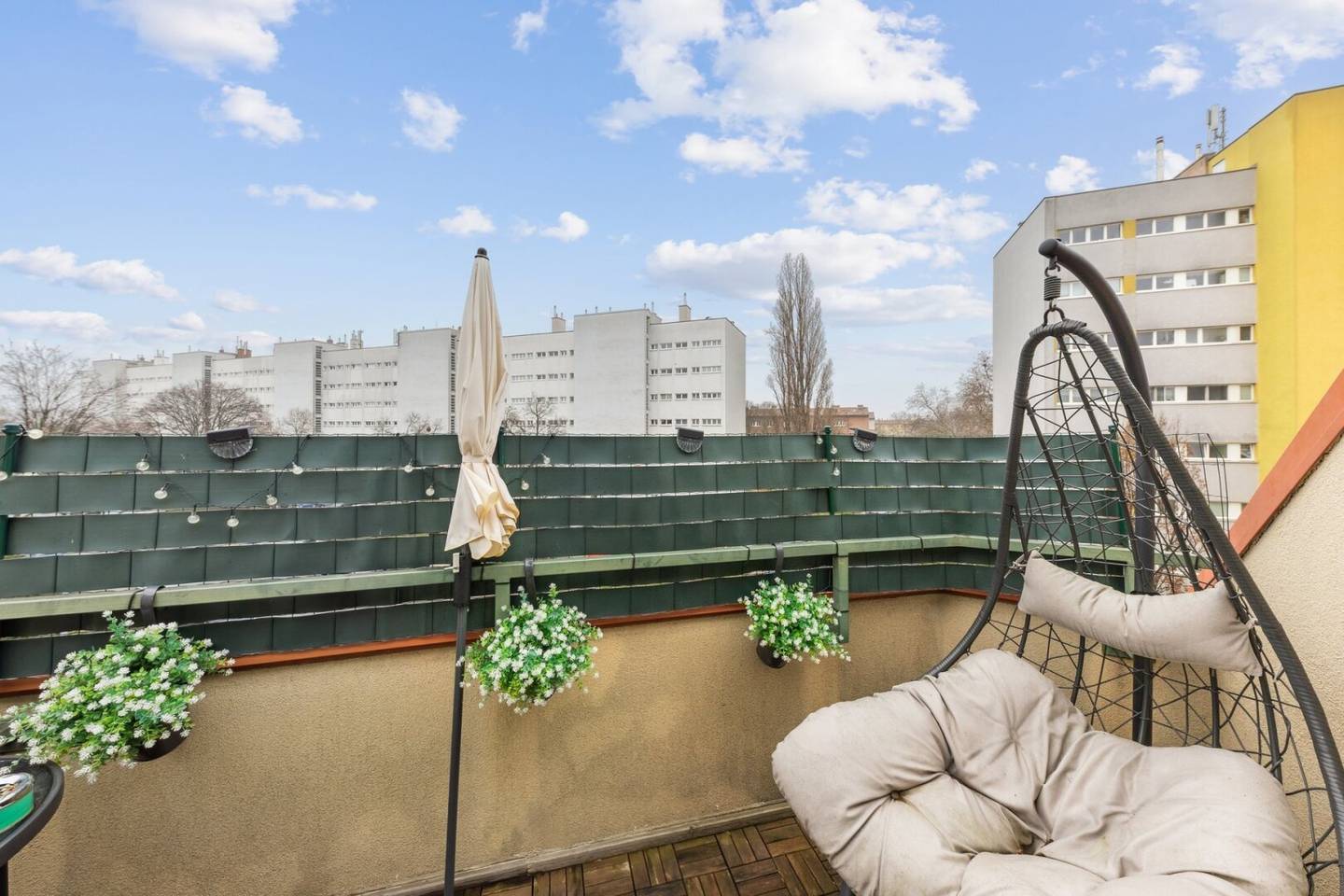 Wohnen in Hirschstetten – Gepflegte 3 Zimmer Wohnung mit Terrasse