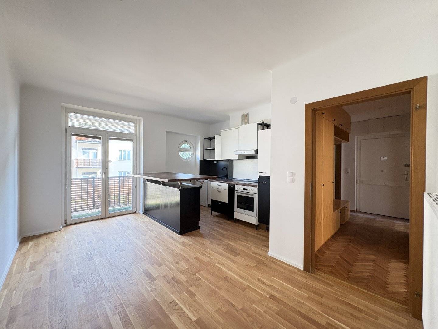 Centrally located 2-room apartment in Baden with balcony
