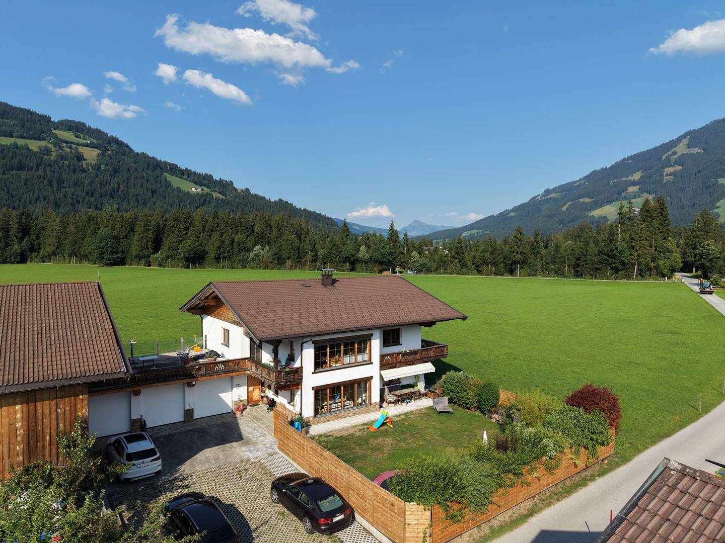 Penthouse style roof apartment with XXL terrace sauna and panoramic view