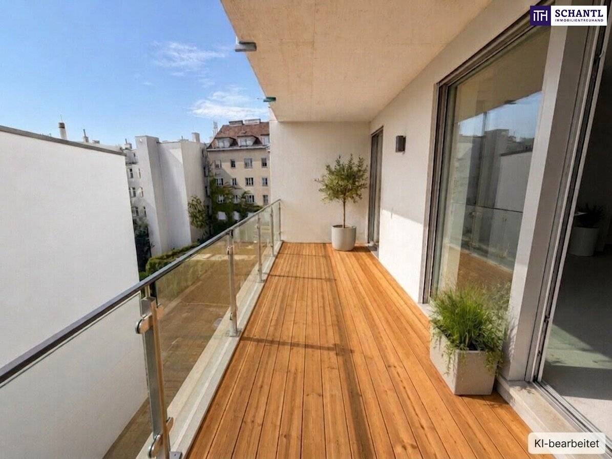 Light, space and living quality – exclusive family apartment with east balcony