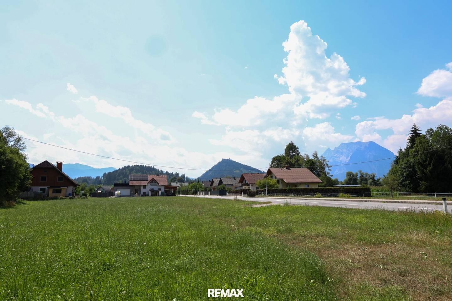 Attractive building plot with Grimming view