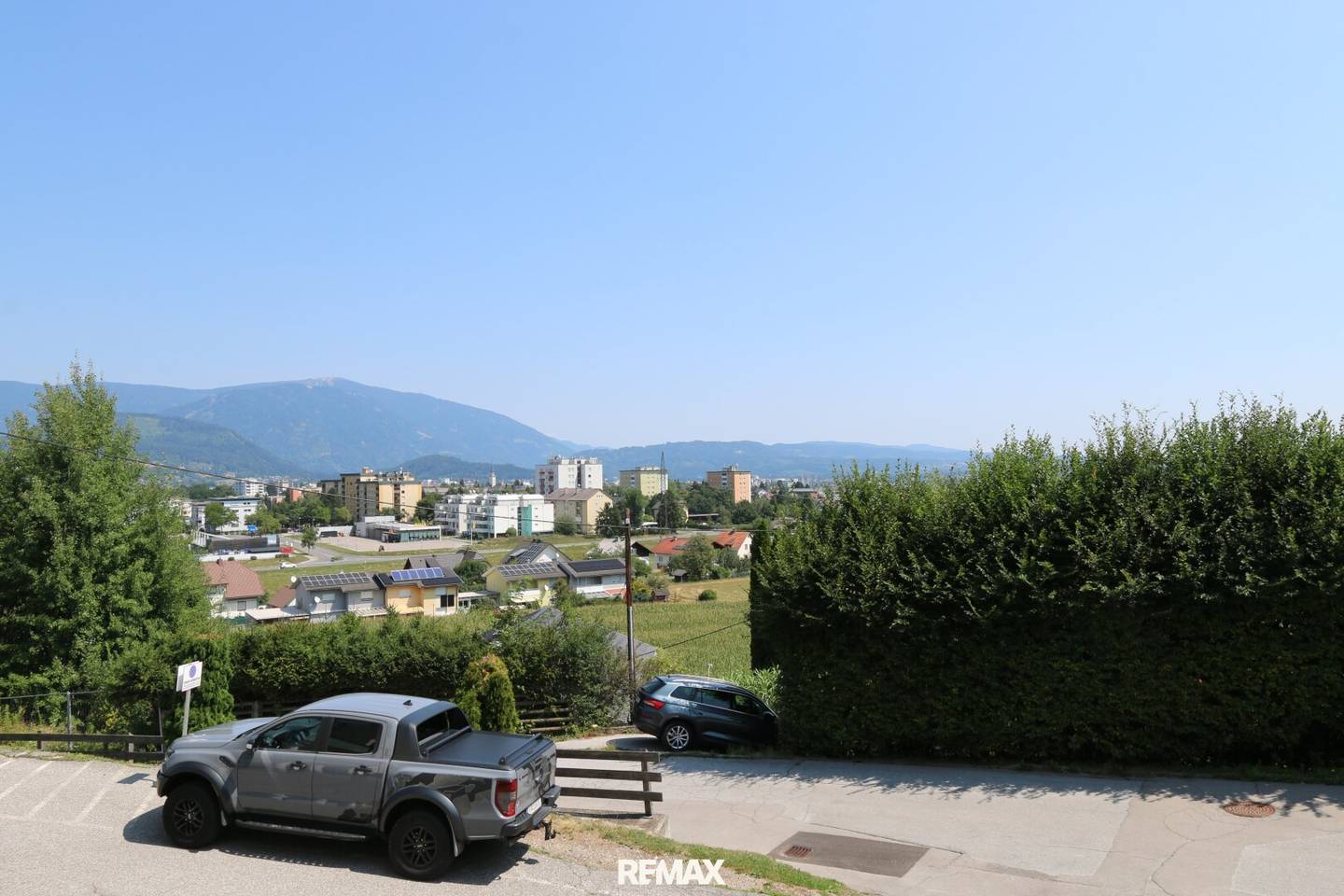Dreamlike 2-room apartment with balcony, garden access and distant view in Villach