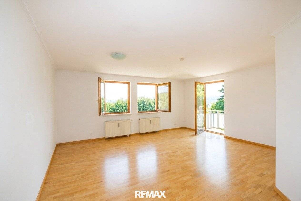 Dreamlike 2-room apartment with balcony, garden access and distant view in Villach