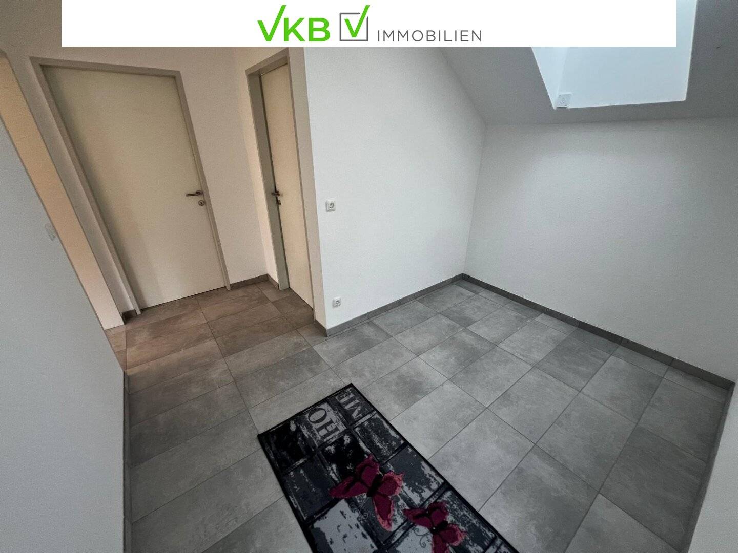 Spacious riverside living on the Danube bank – 106 m² with terrace and side view of the Danube