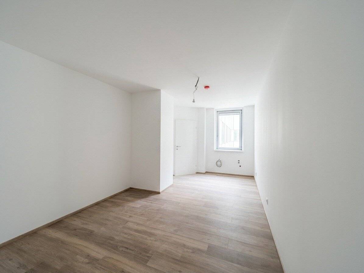 New 2-room apartment with cooling in prime location right next to U4/U6