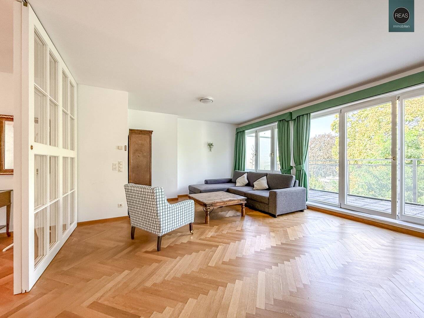 Commission-free attic maisonette in Döbling prime location with 3 terraces Garage available