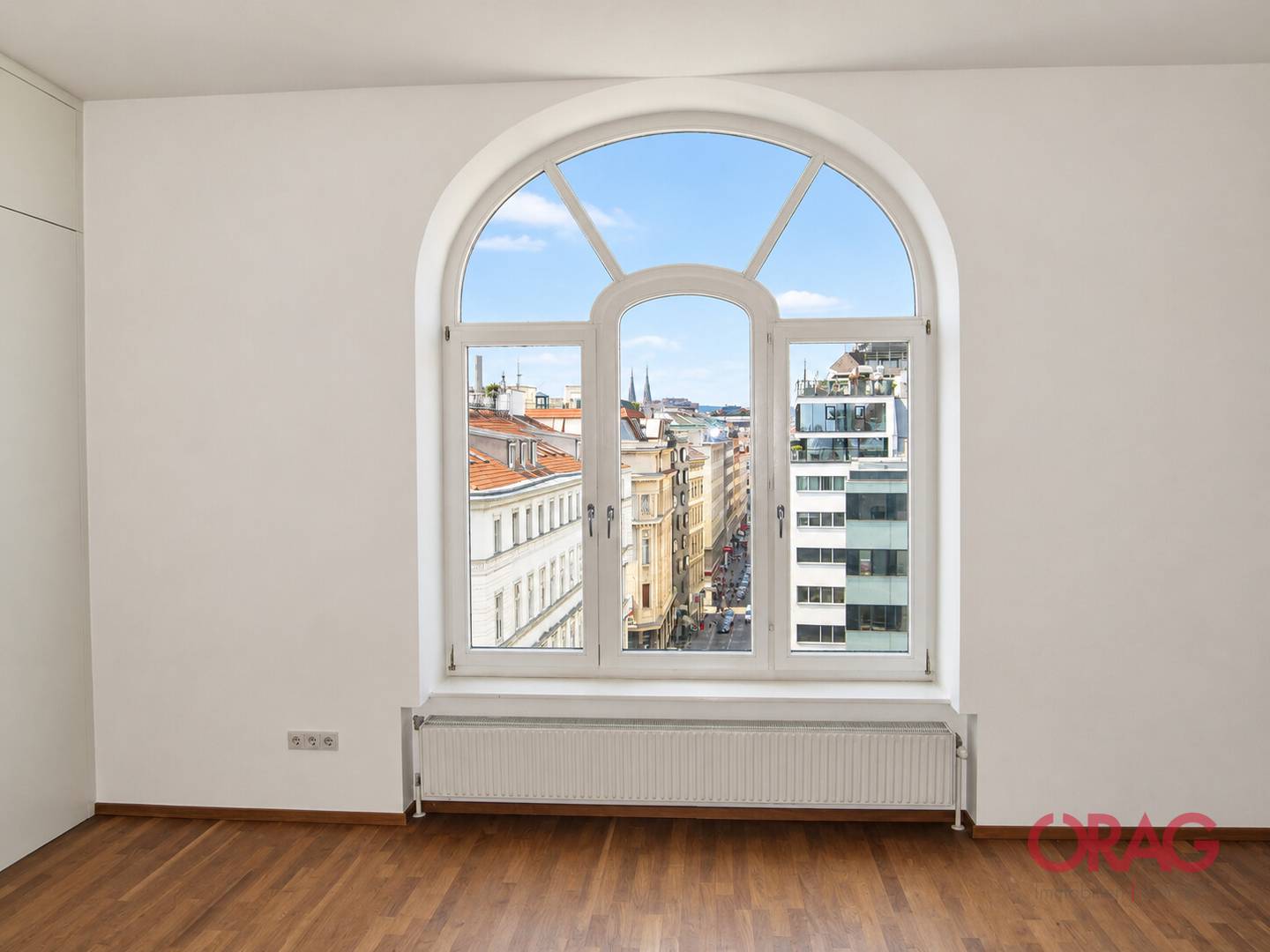Altbauwohnung with parquet and air conditioning in Lugeck