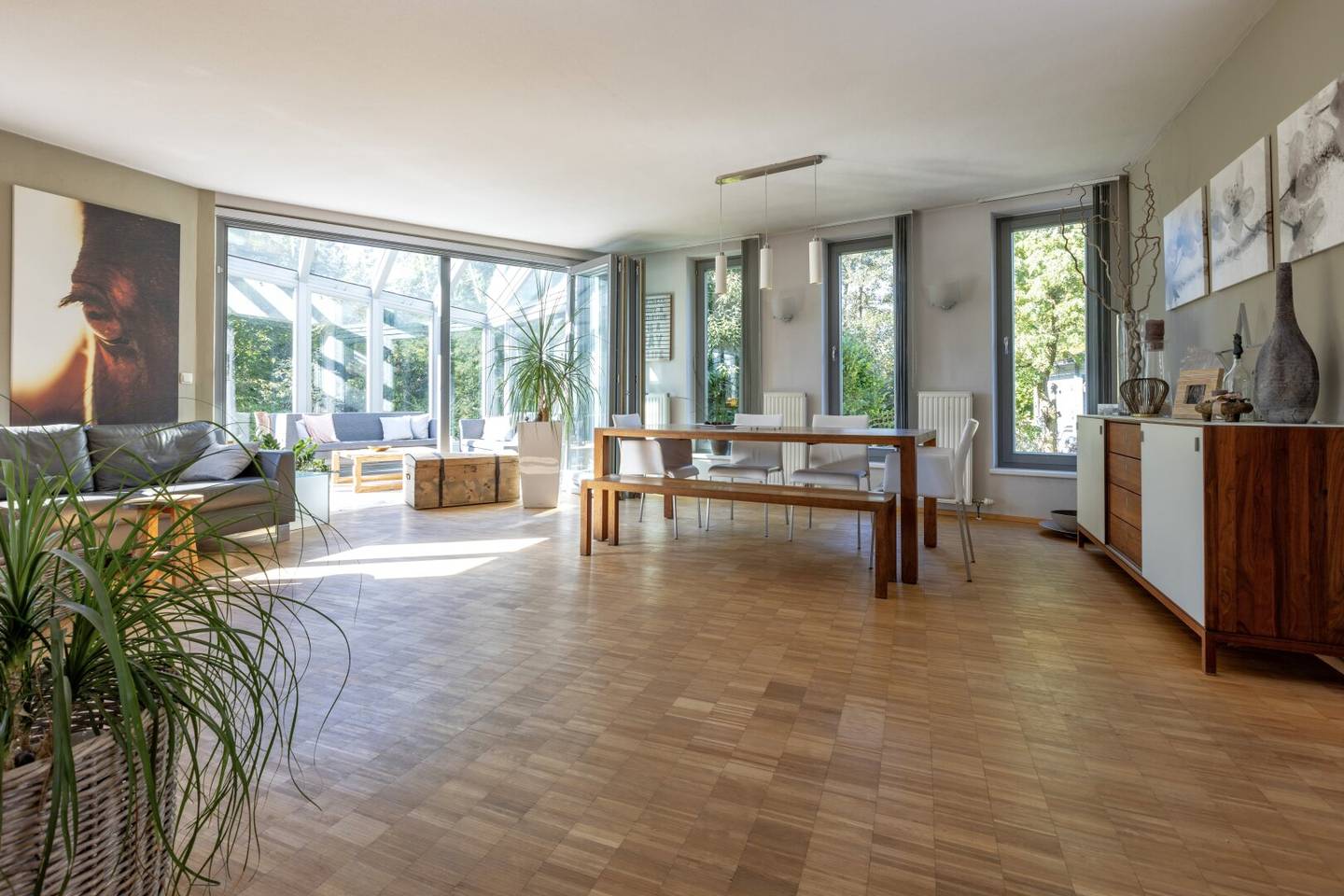 KAUFANBOT LIEGT VOR - PREMIUM Wohnen am Mondsee - Seenähe - Haus im Haus - 270 m² Wohnfläche, Wintergarten, Eigengarten und Garage