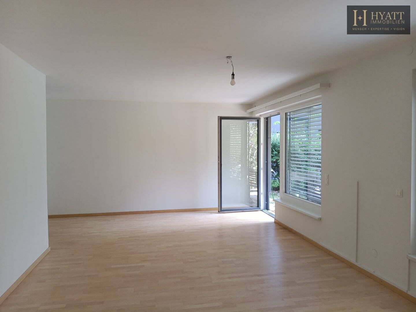 Urban oasis of the highest class: Elegant garden apartment for the highest demands in prime location