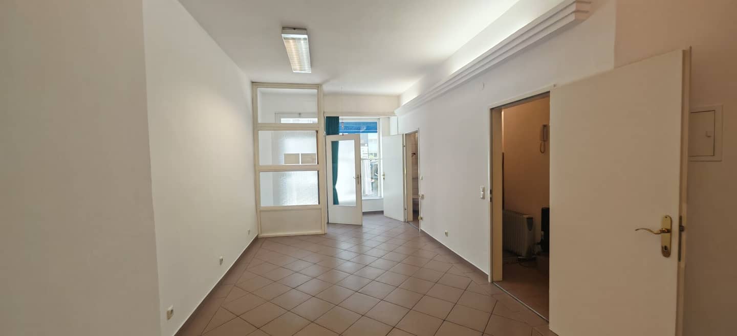 Space for your business idea: Ground floor commercial premises in Pradl