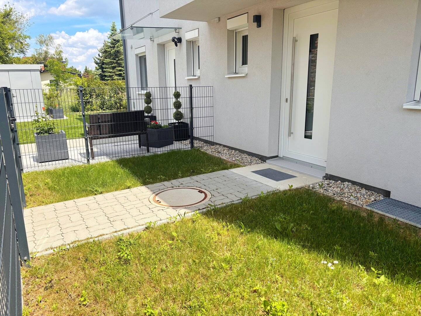 Turnkey low-energy terraced house with cellar and optional garage space – secure € 1,500 furniture voucher now!