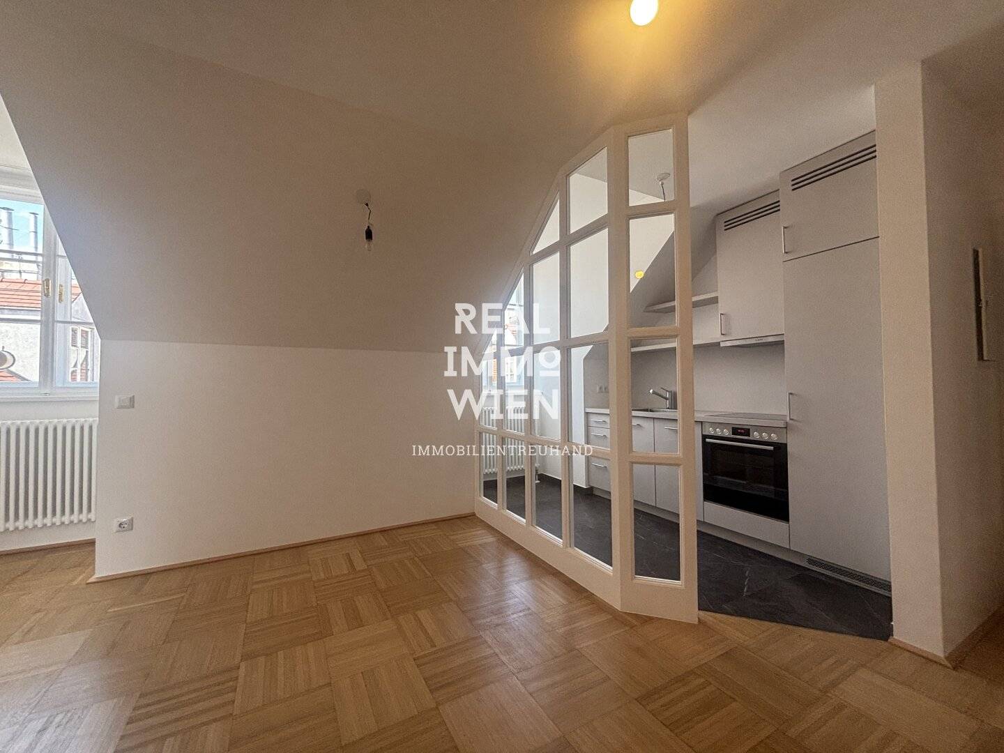 Charmante 2-Zimmer Wohnung im 2. DG