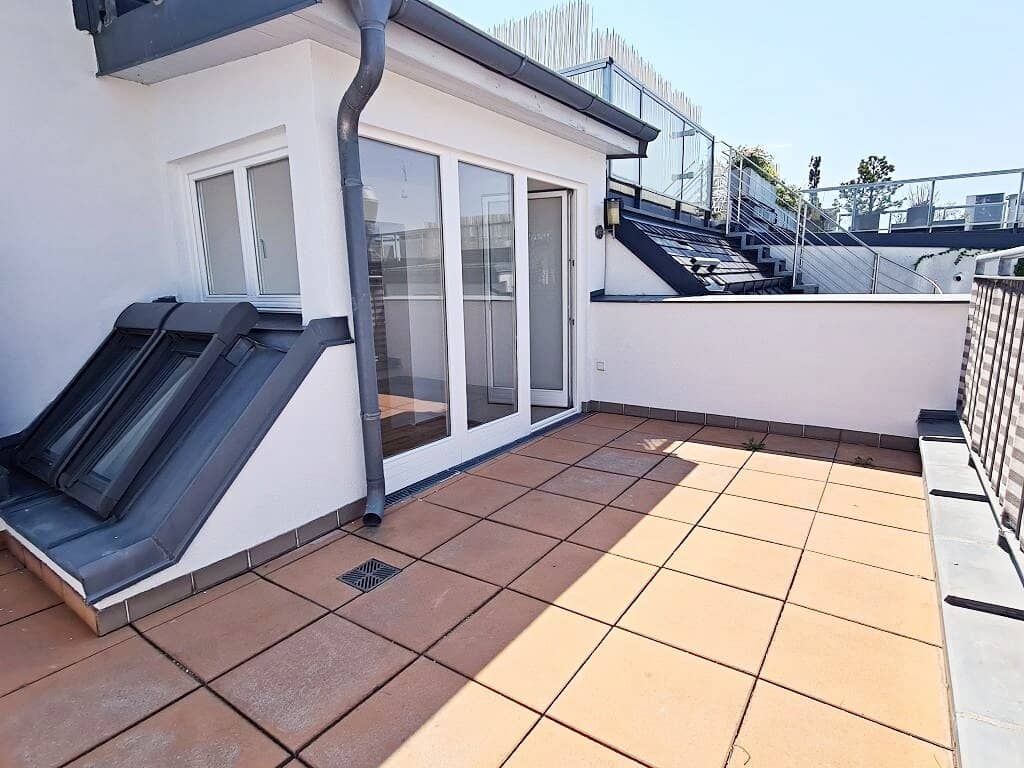 TERRASSENHIT NAHE STAATSOPER, klimatisiertes 110 m2 Dachgeschoss mit 20 m2 Terrasse, 3 Zimmer, Küche, 2 Bäder, Erstbezug, Opernring