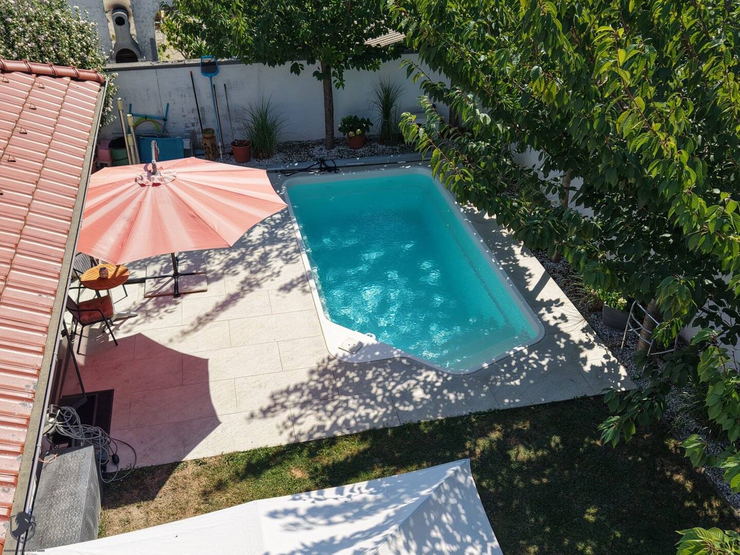 Exklusiver barrierefreier Bungalow mit uneinsehbarem Garten, Pool, Wellness &amp; Photovoltaik