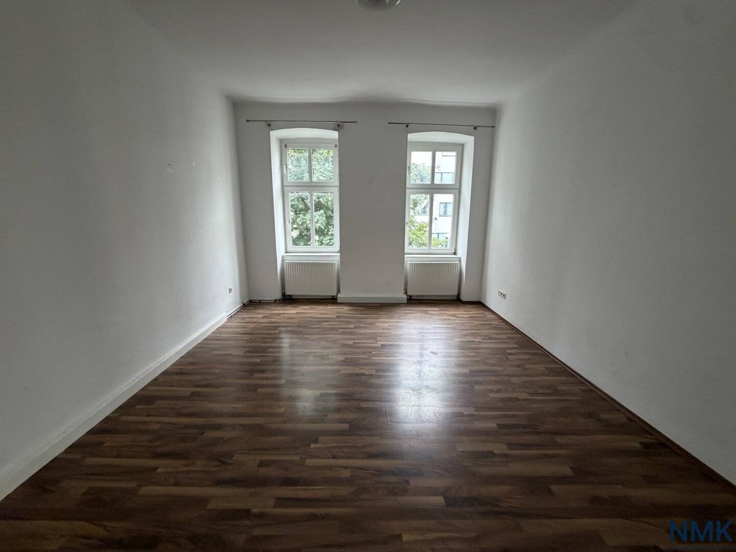 Großes Sanierungspotenzial &amp; 9 m² Balkonoption | Charmante 2-Zimmer-Altbauwohnung