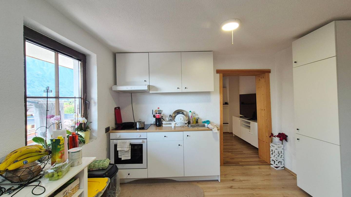 Sunny apartment with private garden and courtyard terrace