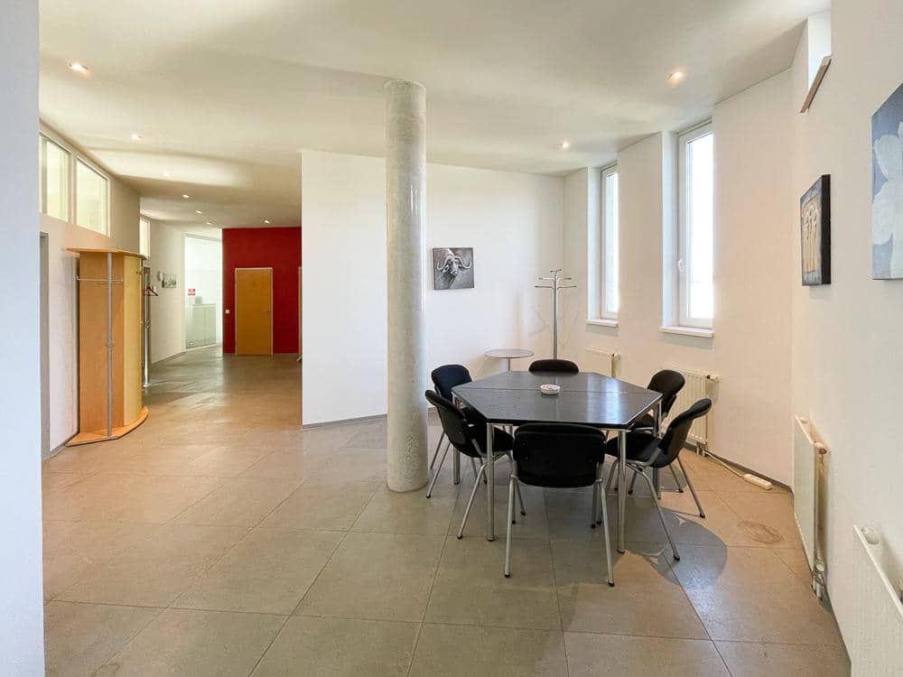 Bright wheelchair accessible investor apartment with parking