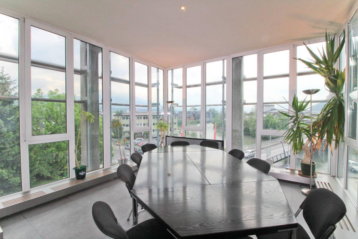 Bright wheelchair accessible investor apartment with parking