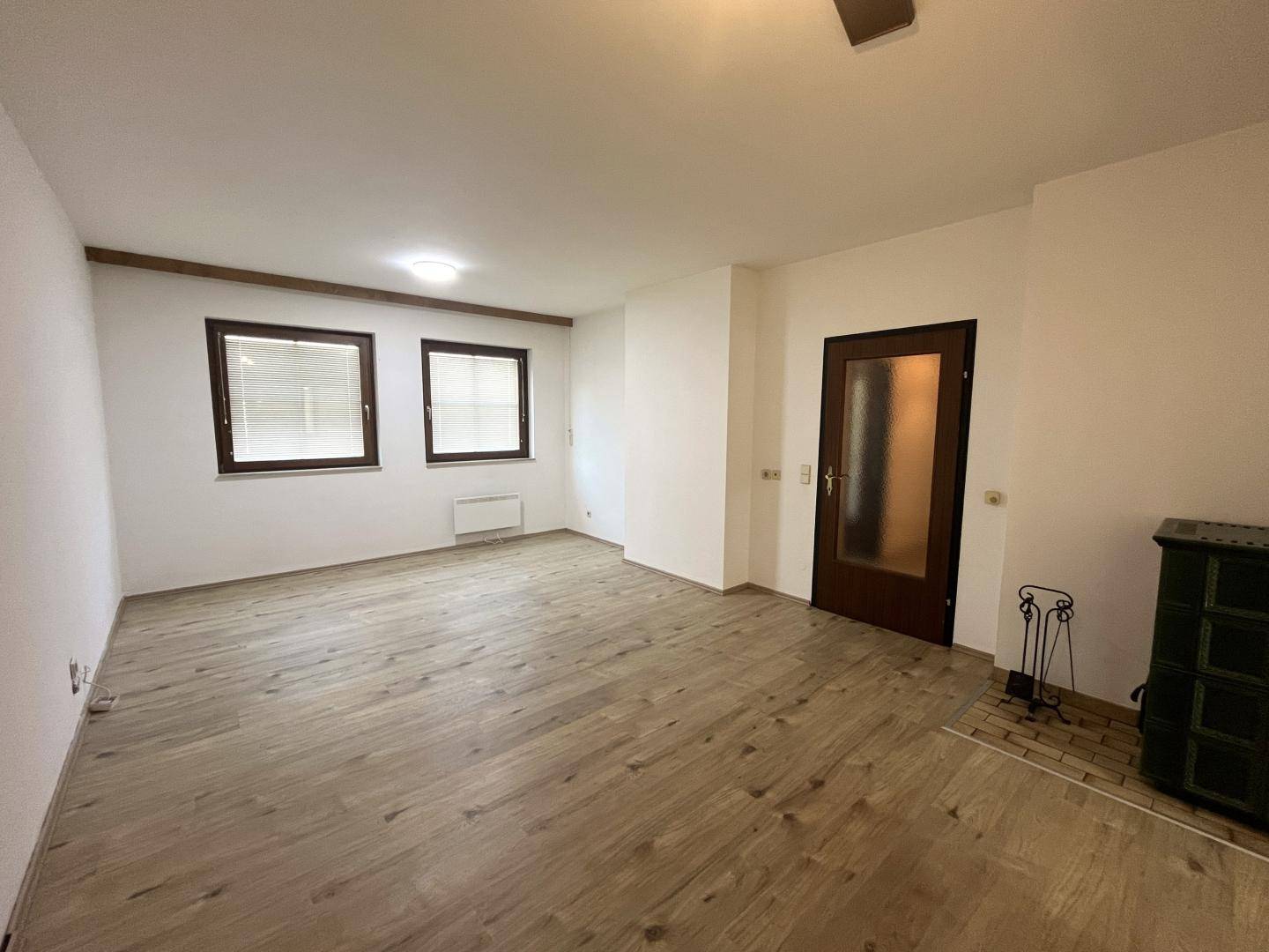 Ruhige Wohnung mit Kachelofen und Garage