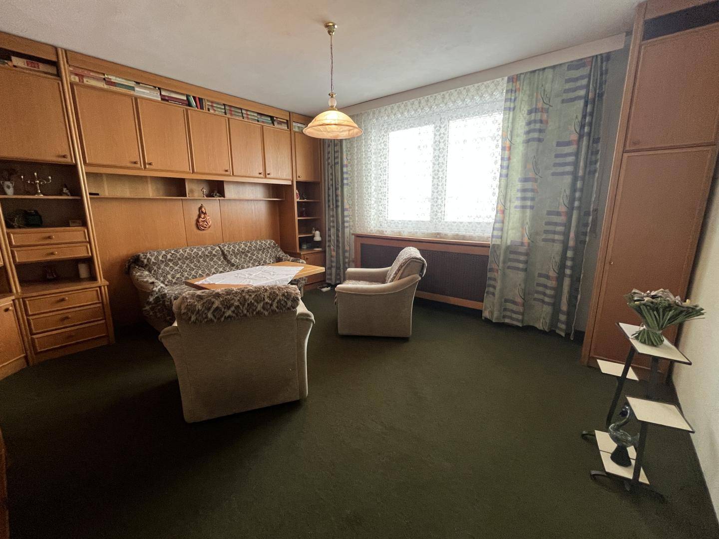 Zentrale familienwohnung mit Terrasse und Garage