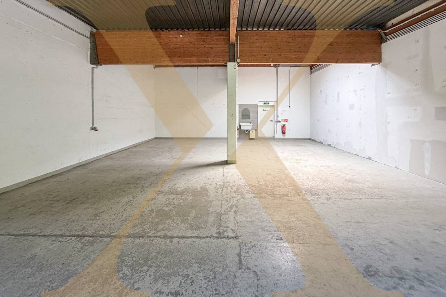 Attractive commercial space with storage and office for rent in Linz-Urfahr