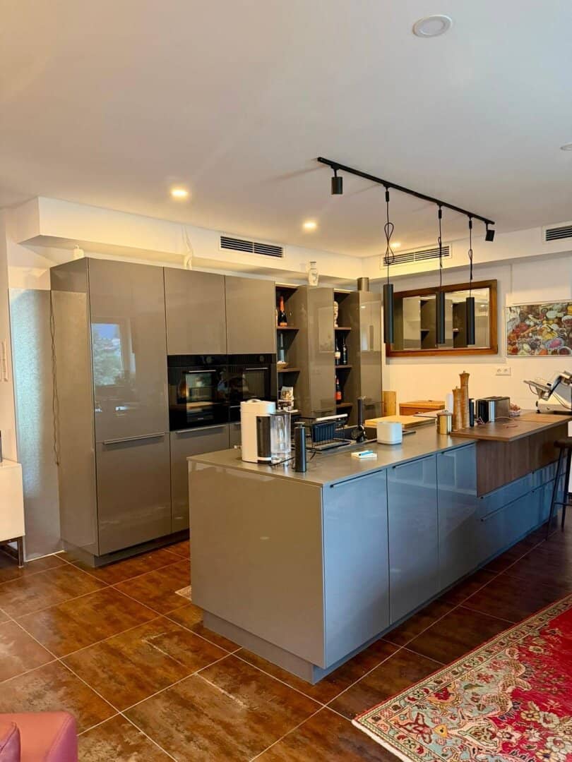 Luxurious living like in your own house – Stylish garden apartment with private garden