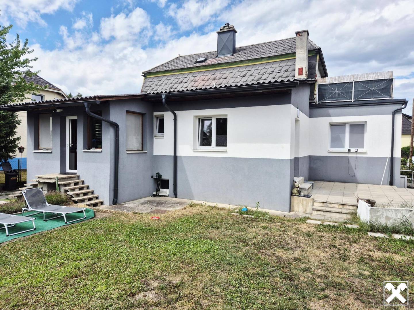Investment apartment with large garden and two separate entrances