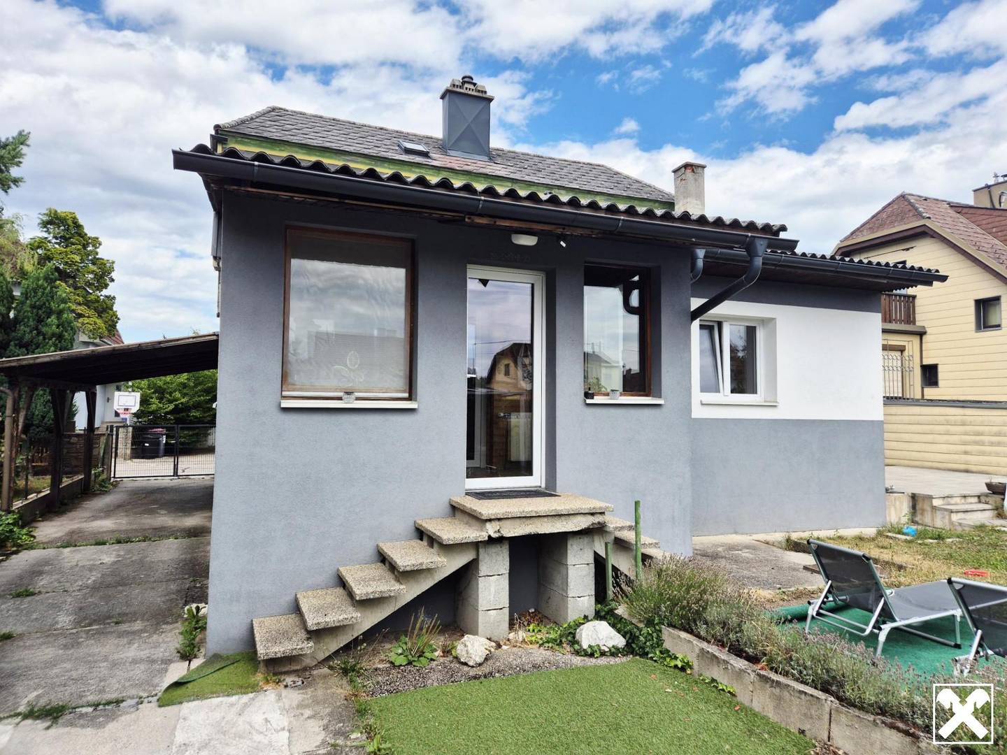 Investment apartment with large garden and two separate entrances