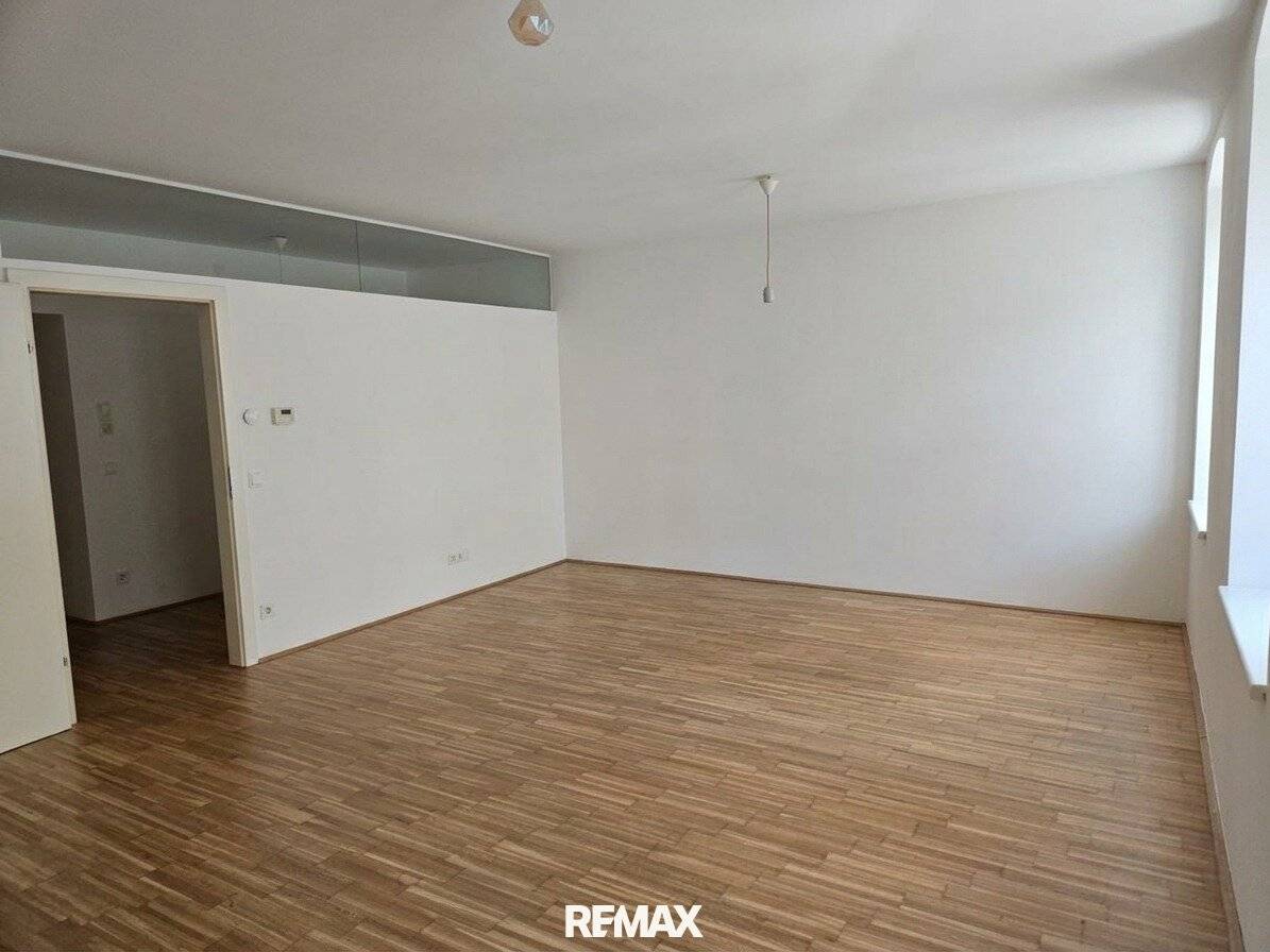 Moderne 2 Zimmer Wohnung in Eferding, mit Fußbodenheizung & Stadtblick!
