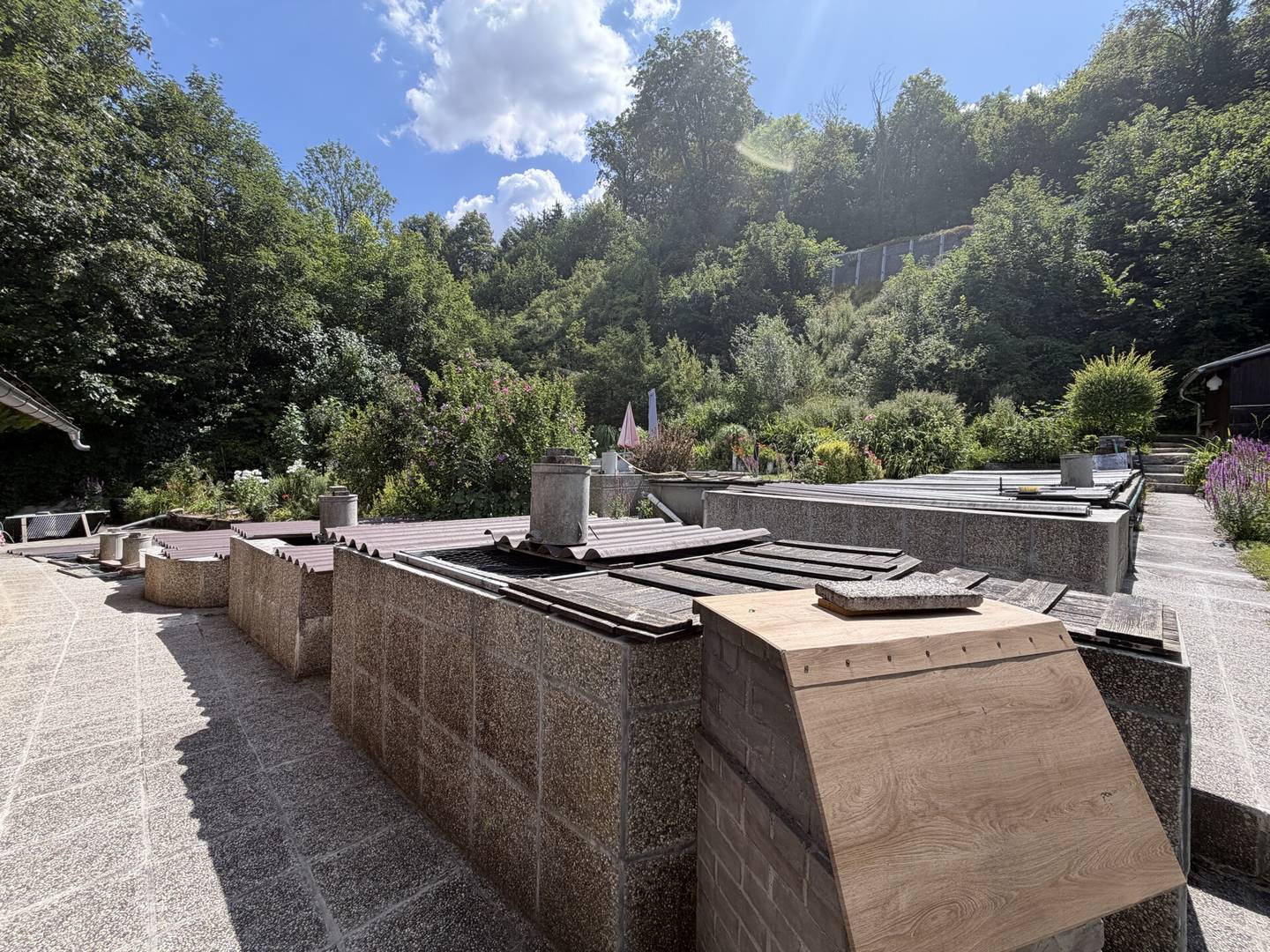 Ferienwohnung in Gartenidylle mit Teich und Pool