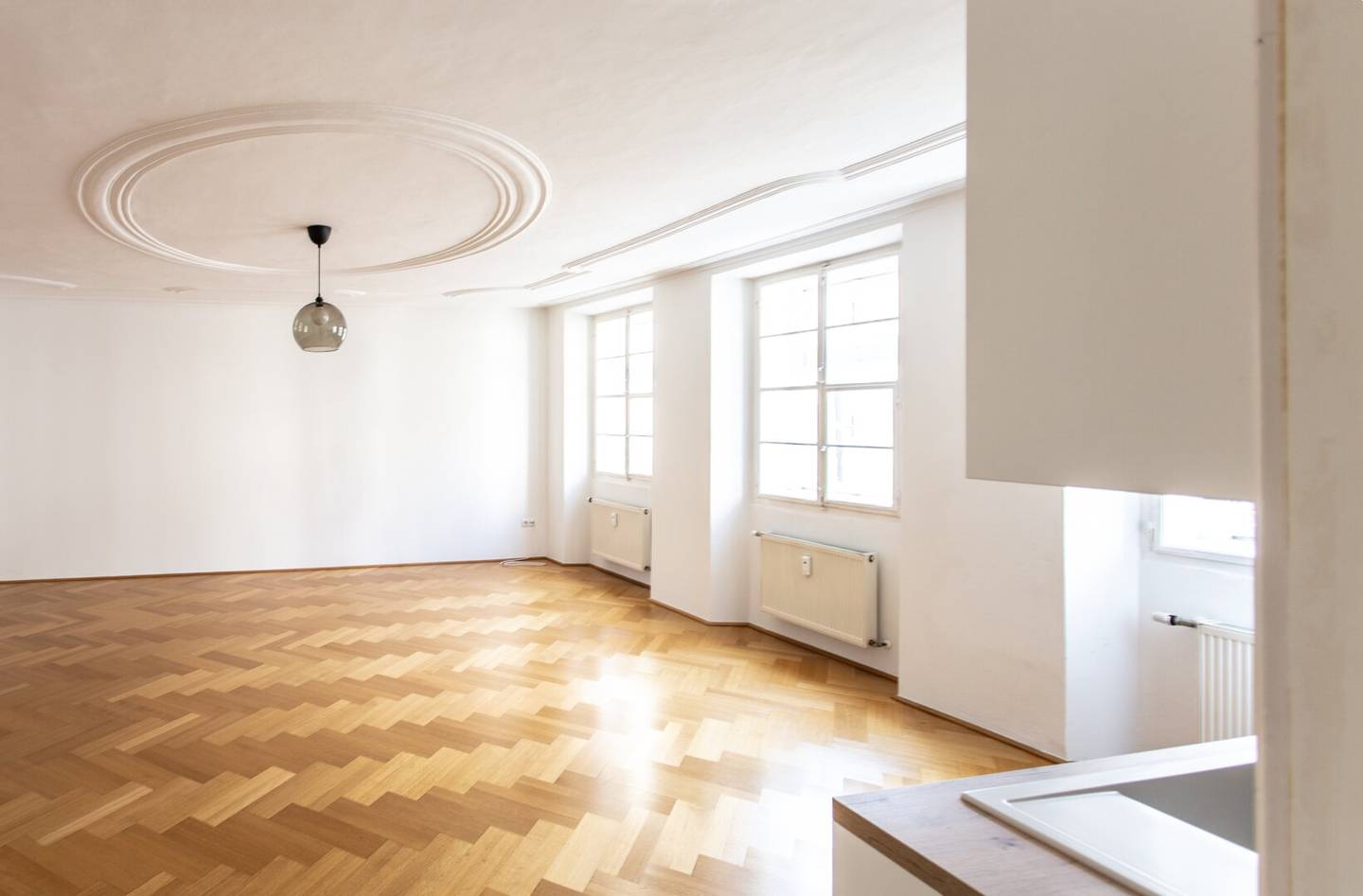 Representative 3-room Old Town apartment