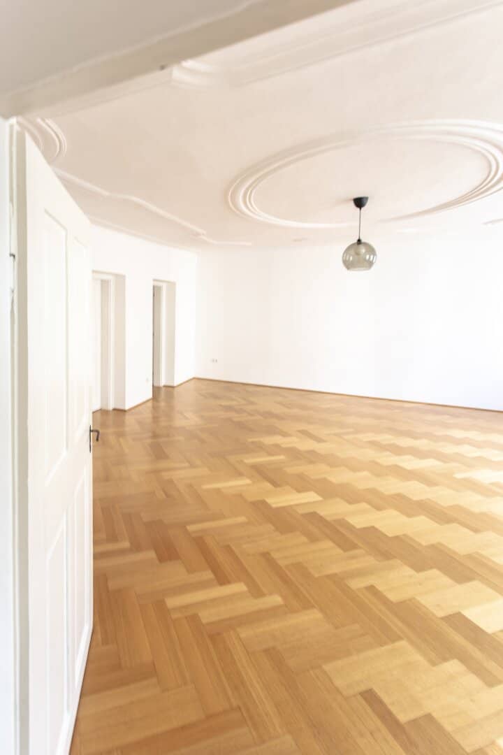 Representative 3-room Old Town apartment