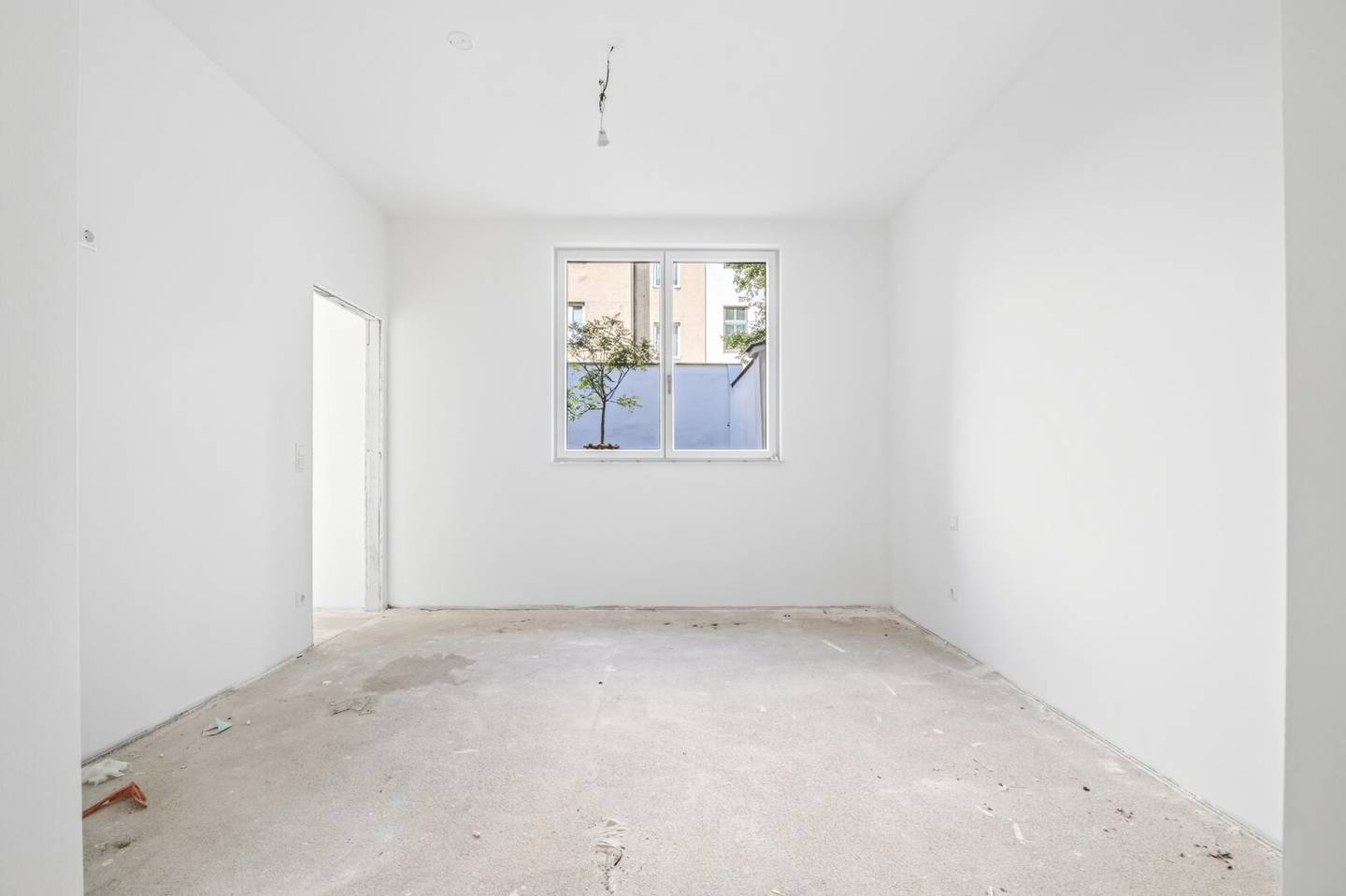 Private garden and first occupancy!