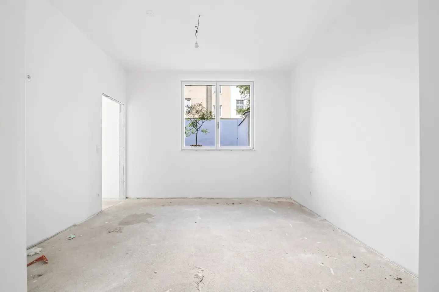 Private garden and first occupancy!