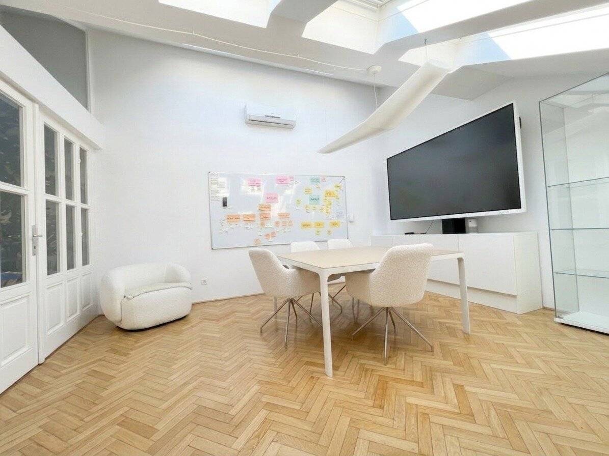 Air-conditioned attractive office in central location