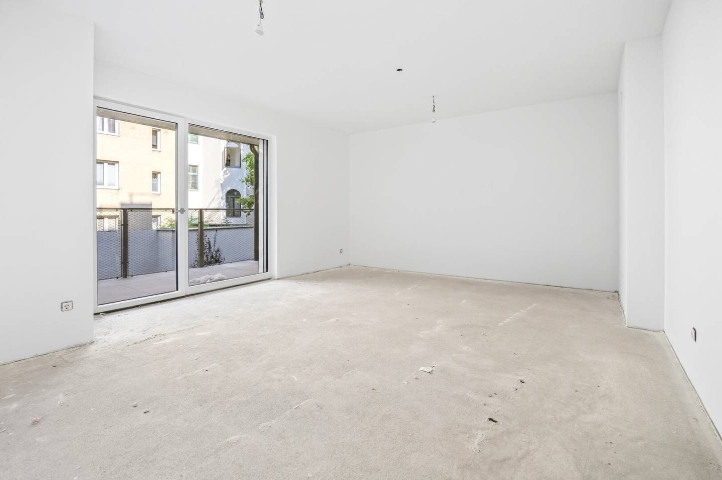 Zwei Badezimmer und zentral begehbar!
