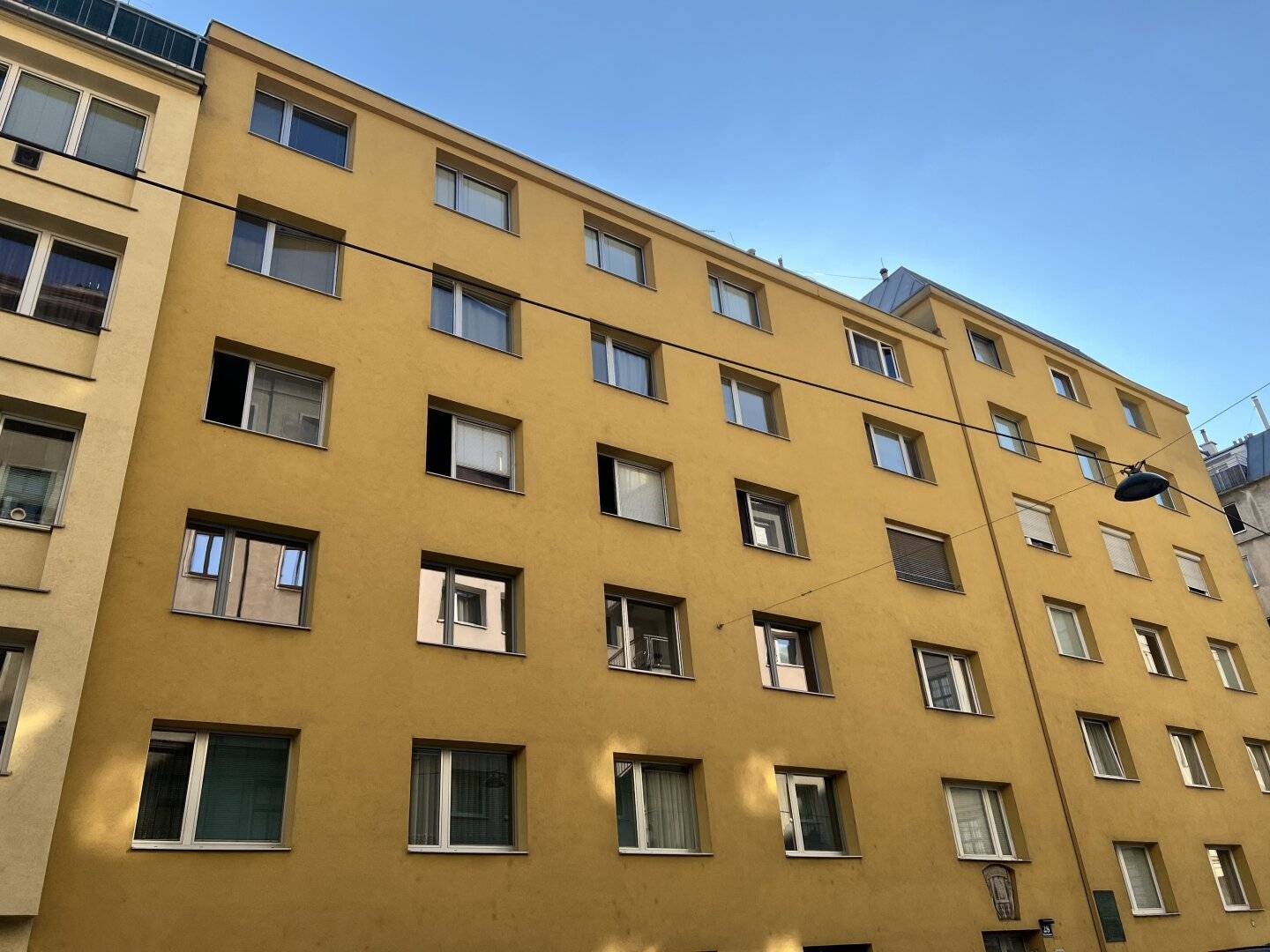 Stylish and beautifully renovated 3 room apartment near Arenbergpark