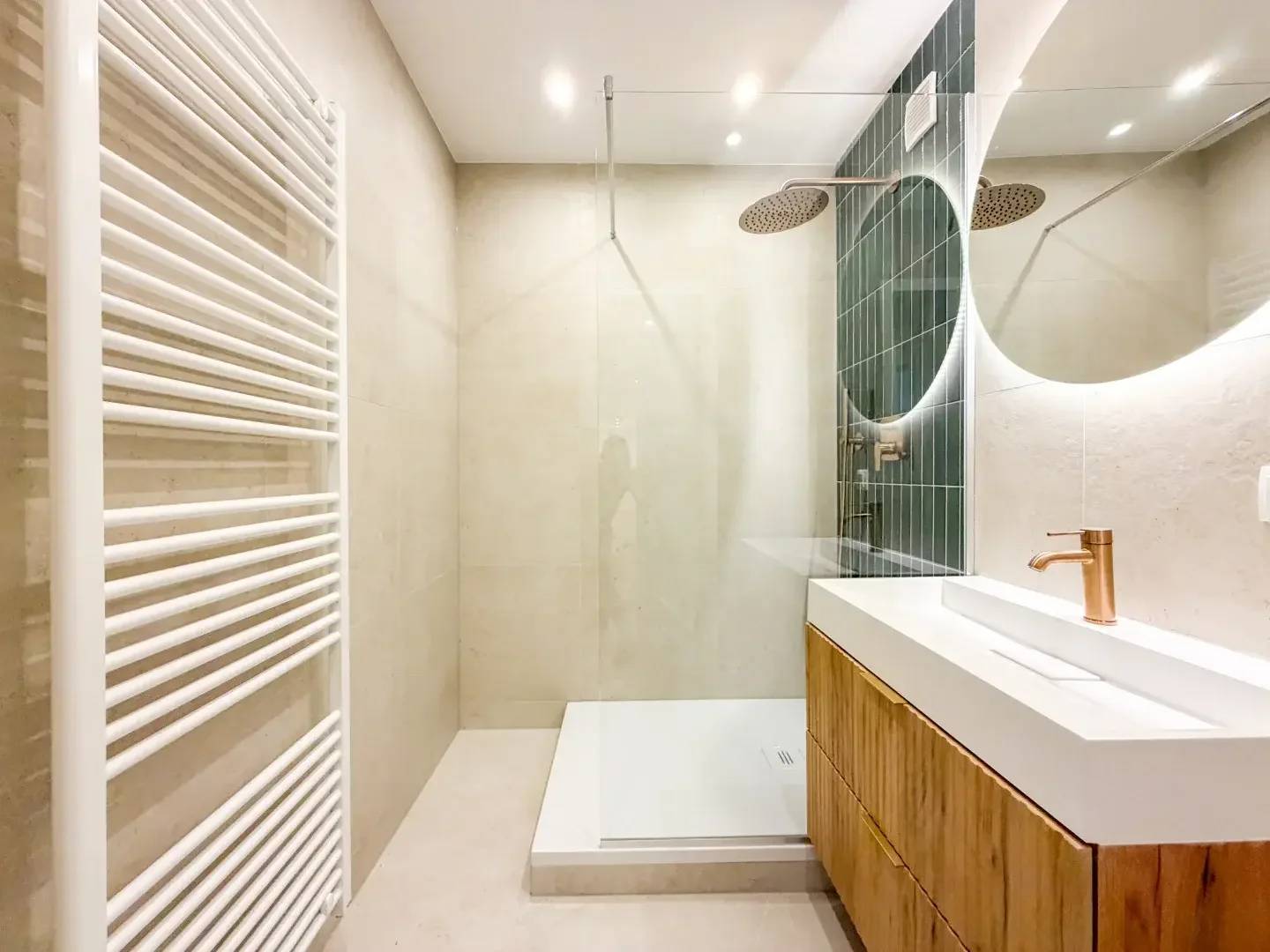Stylish and beautifully renovated 3 room apartment near Arenbergpark