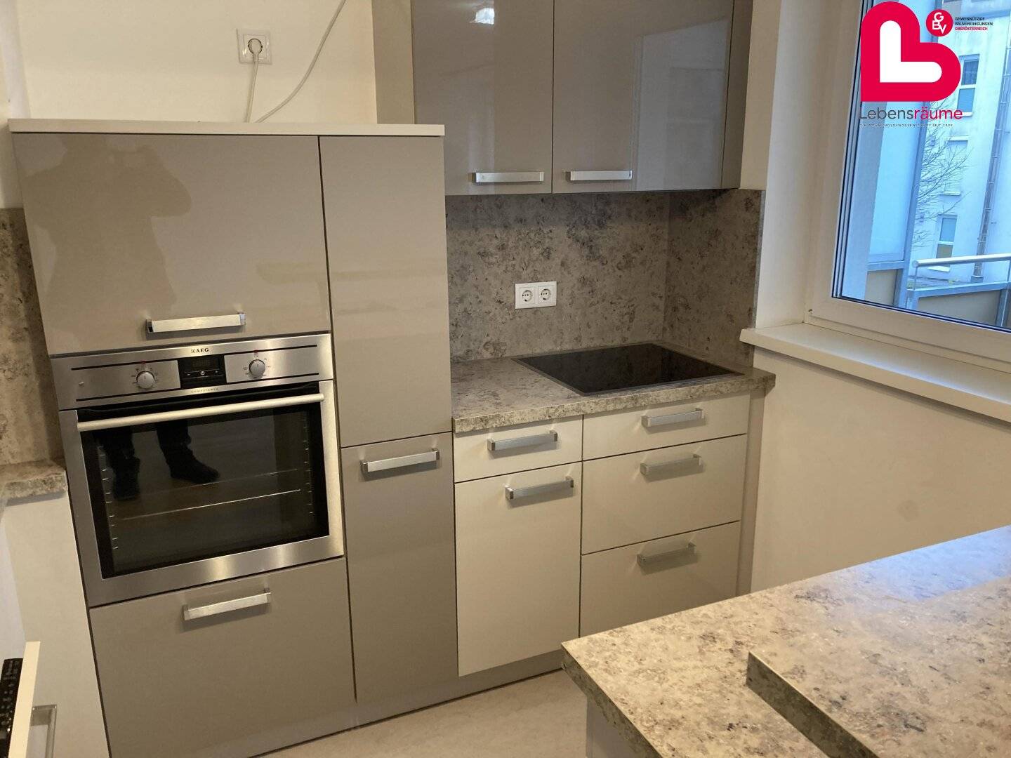 Spacious 2-room apartment in like-new residential complex