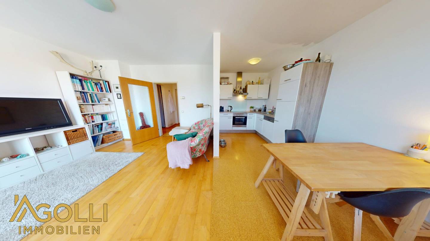 Cozy 2-room apartment with balcony and stunning Braunsberg view