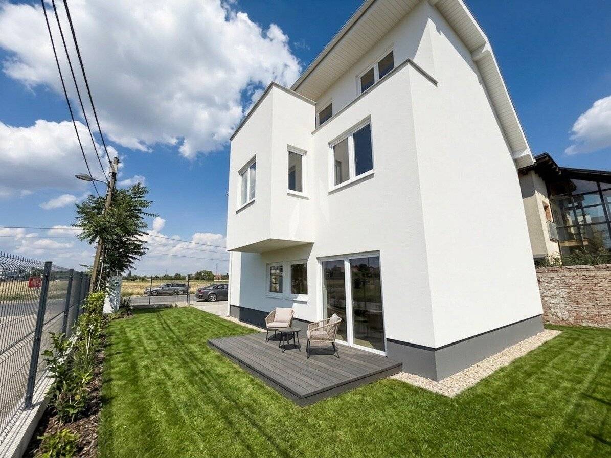 Building-permitted plot in 1220 Vienna – single-family house with cellar, garden and roof terrace immediately realizable