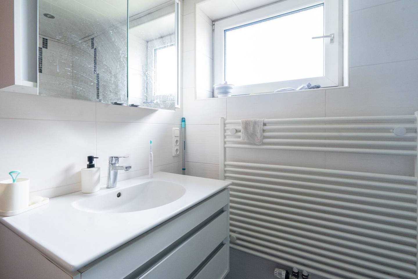 Niederkappel: Helle 3-Zimmer-Eigentumswohnung mit Loggia im 1. Obergeschoss zu kaufen