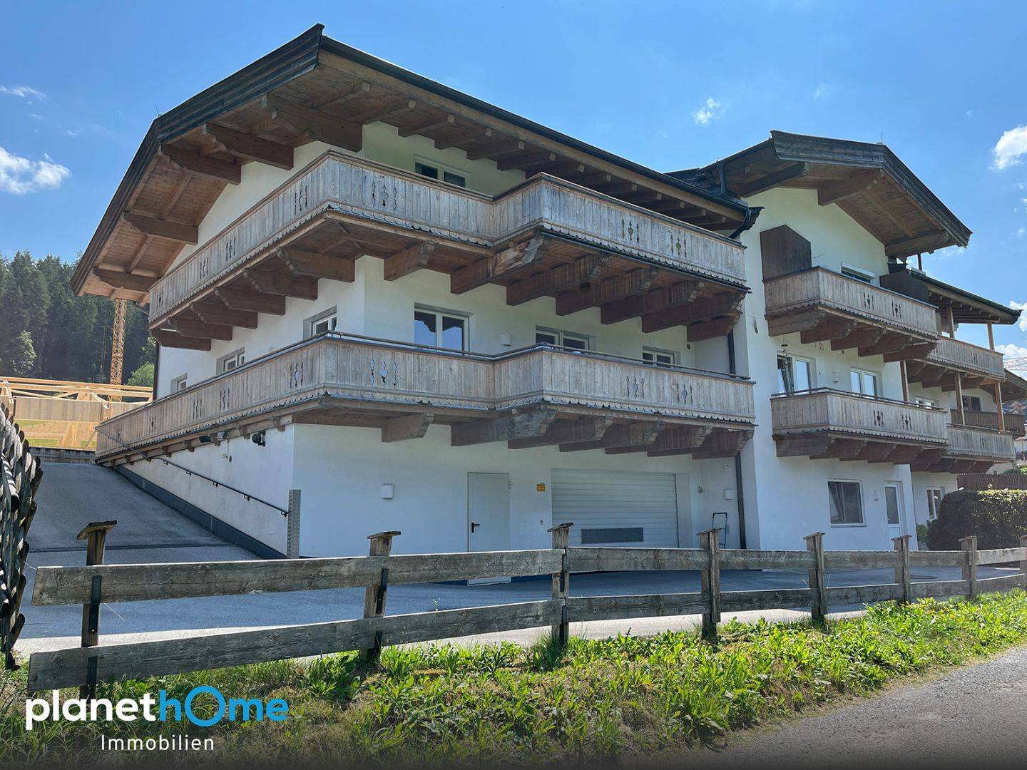 Erdgeschosswohnung nahe Fleckalmbahn mit Balkon und Bergblick