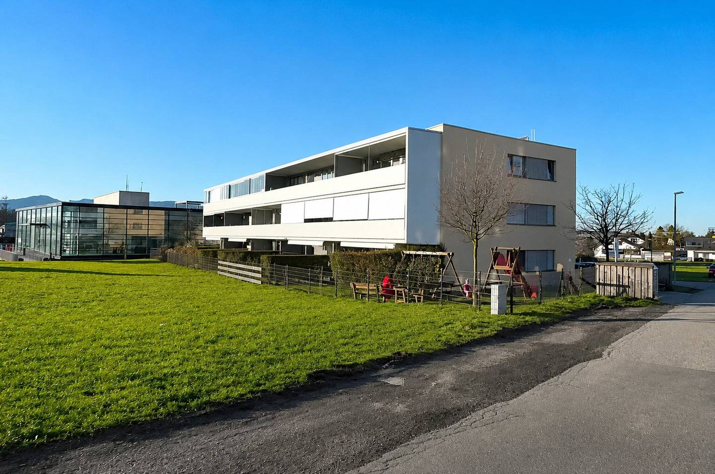 Helle Wohnung mit Balkon und Tiefgarage in guter Lage